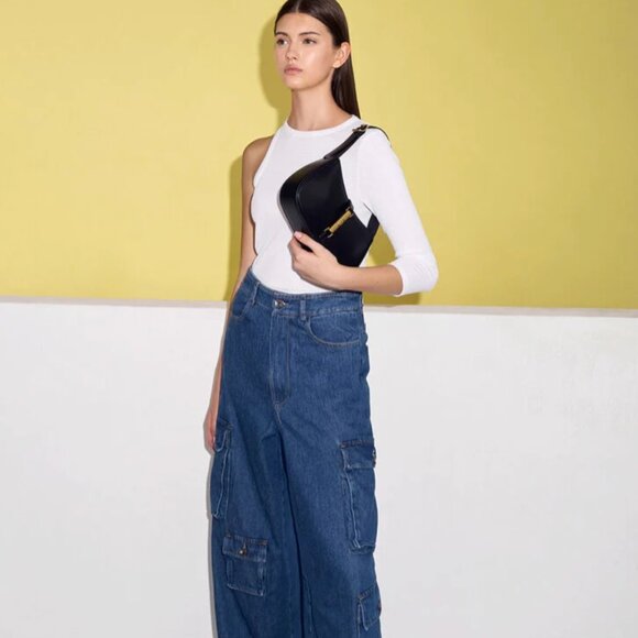 Charles and Keith Cesia Metallic Accent Shoulder Bag Black - Picture 4 of 8